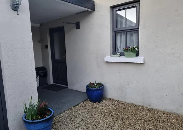 Cracatinni Mews * Roundwood